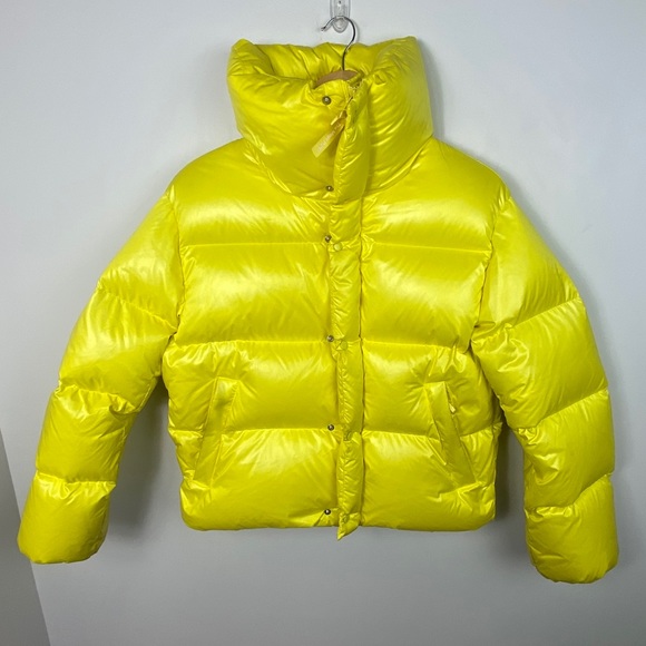Aritzia TNA Puffer Jacket Mega Shorty Yellow Small - Picture 3 of 16
